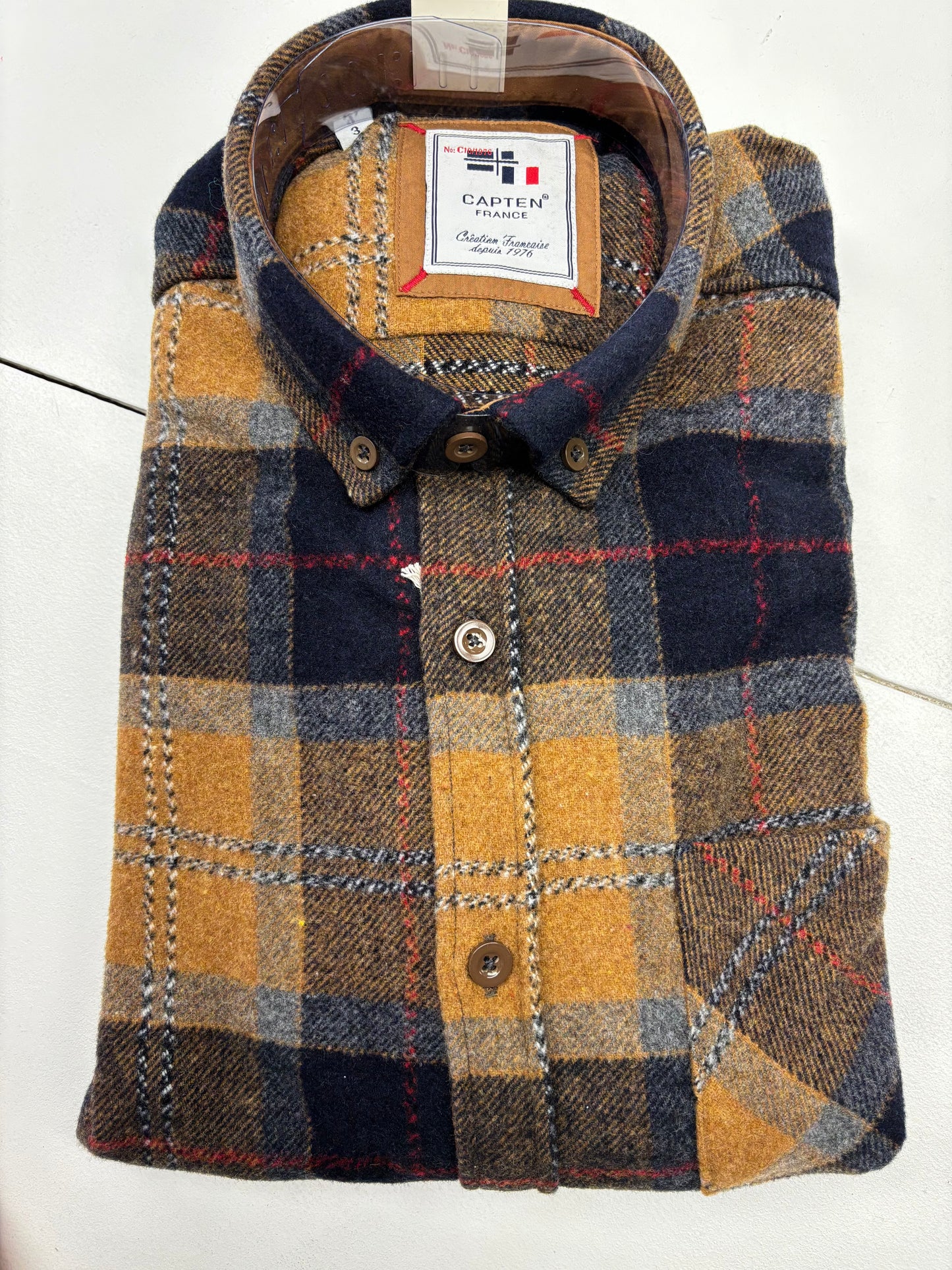 Chemise / sur chemise